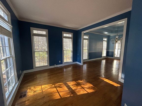 4th image of 402 Allendale Ln