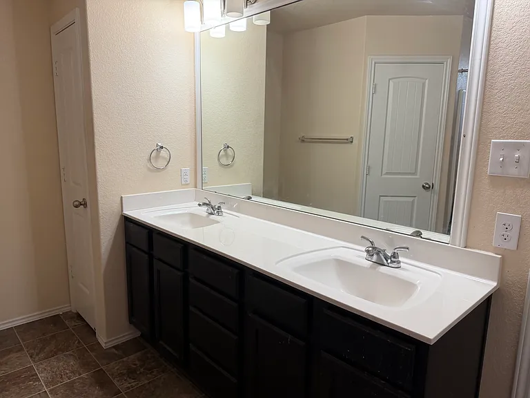 851 Liberty Park Dr — Photo 11