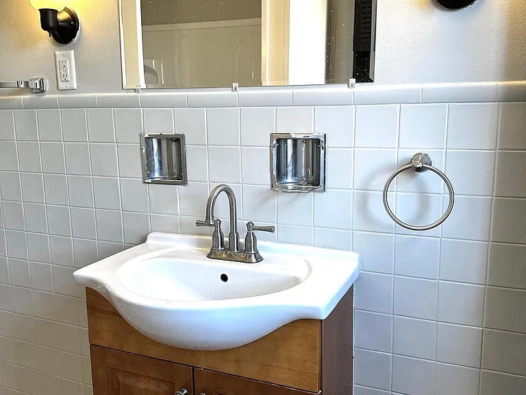 75 E Broad St #2 — Photo 8