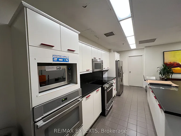 1001 Bay St #2217 — Photo 21