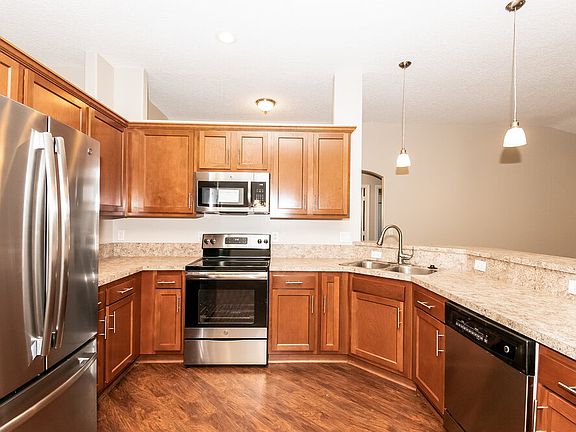 5th image of 299 Thornbrook Ct