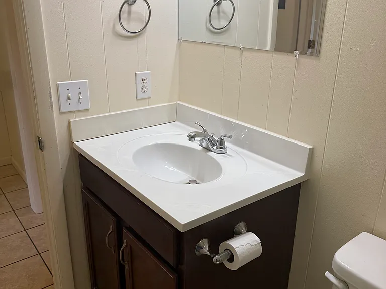 100 Flourville Rd #4 — Photo 3