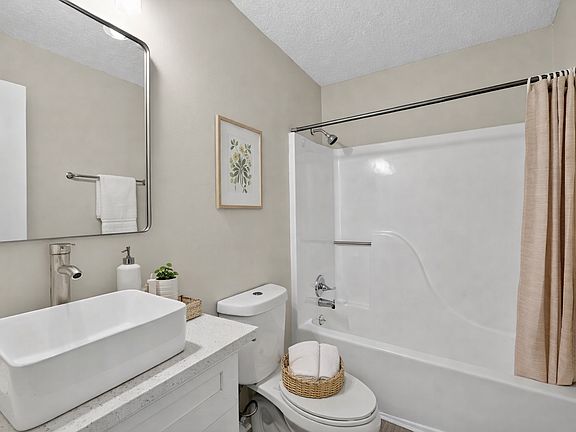 5th image of 111 Bay Meadow Ct #111