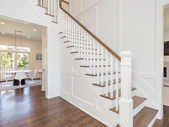 4th image of 20 Lighthouse Ln