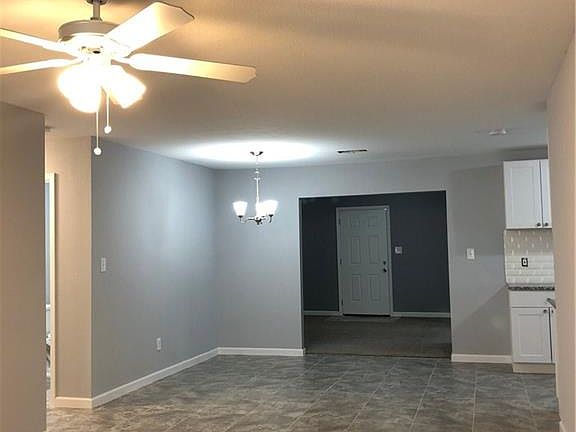 4th image of 4028 Mehalia Dr