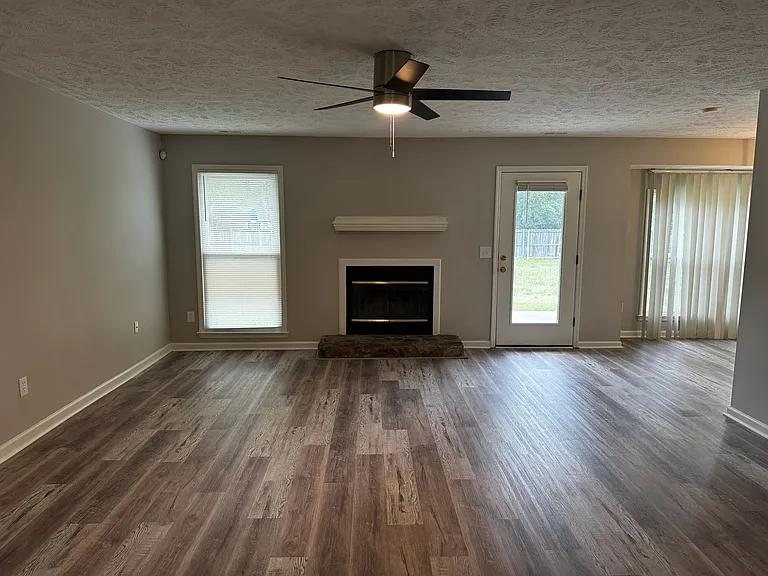 112 Thornbird Dr — Photo 5