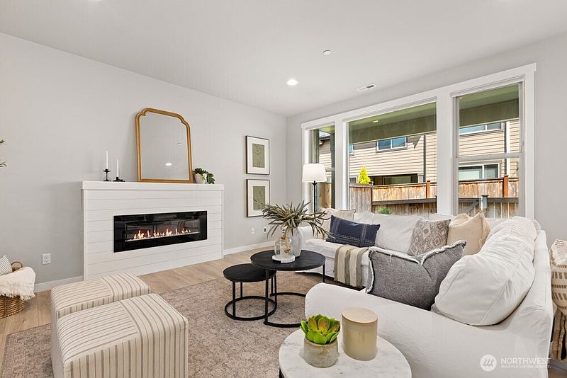 3rd image of 10541 11th Street E