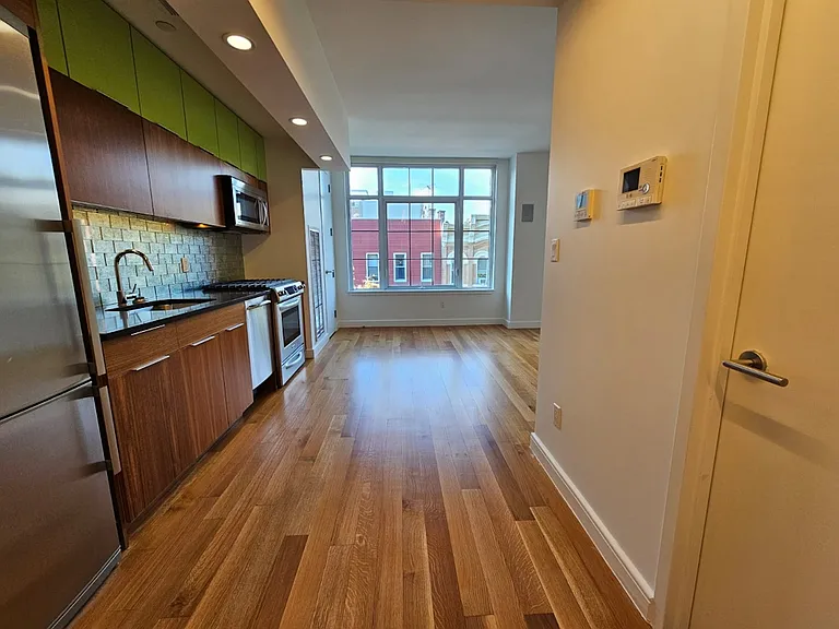 101 Bedford Ave #B-613 — Photo 1