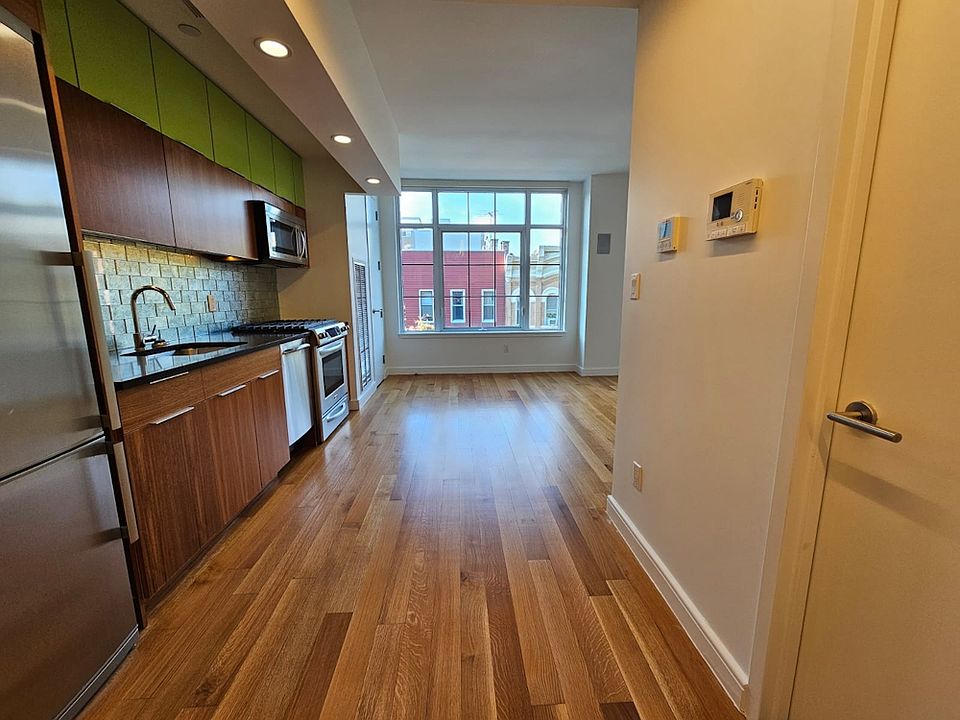 1st image of 101 Bedford Ave APT B613