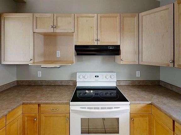 5th image of 9010 96th Ave #B