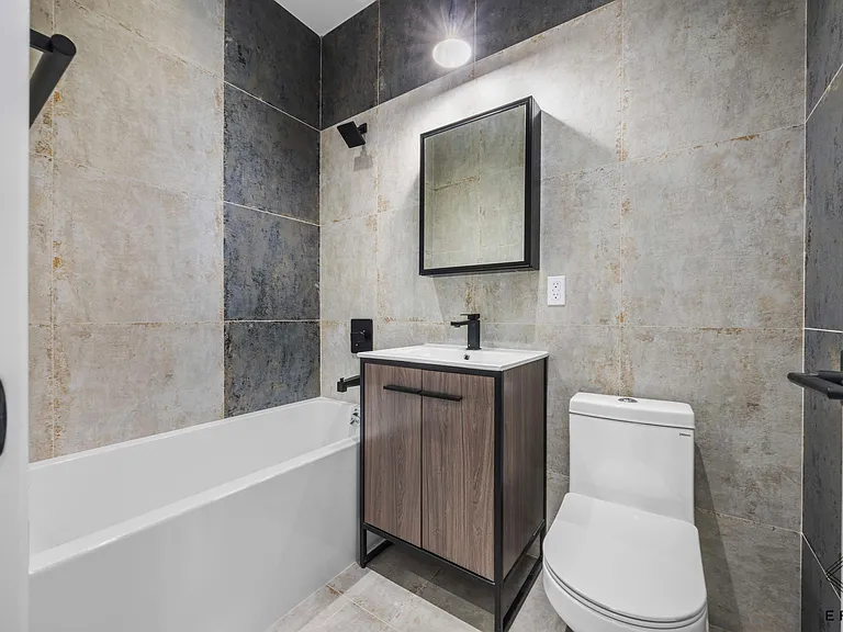 1118 Rogers Ave #3L — Photo 12