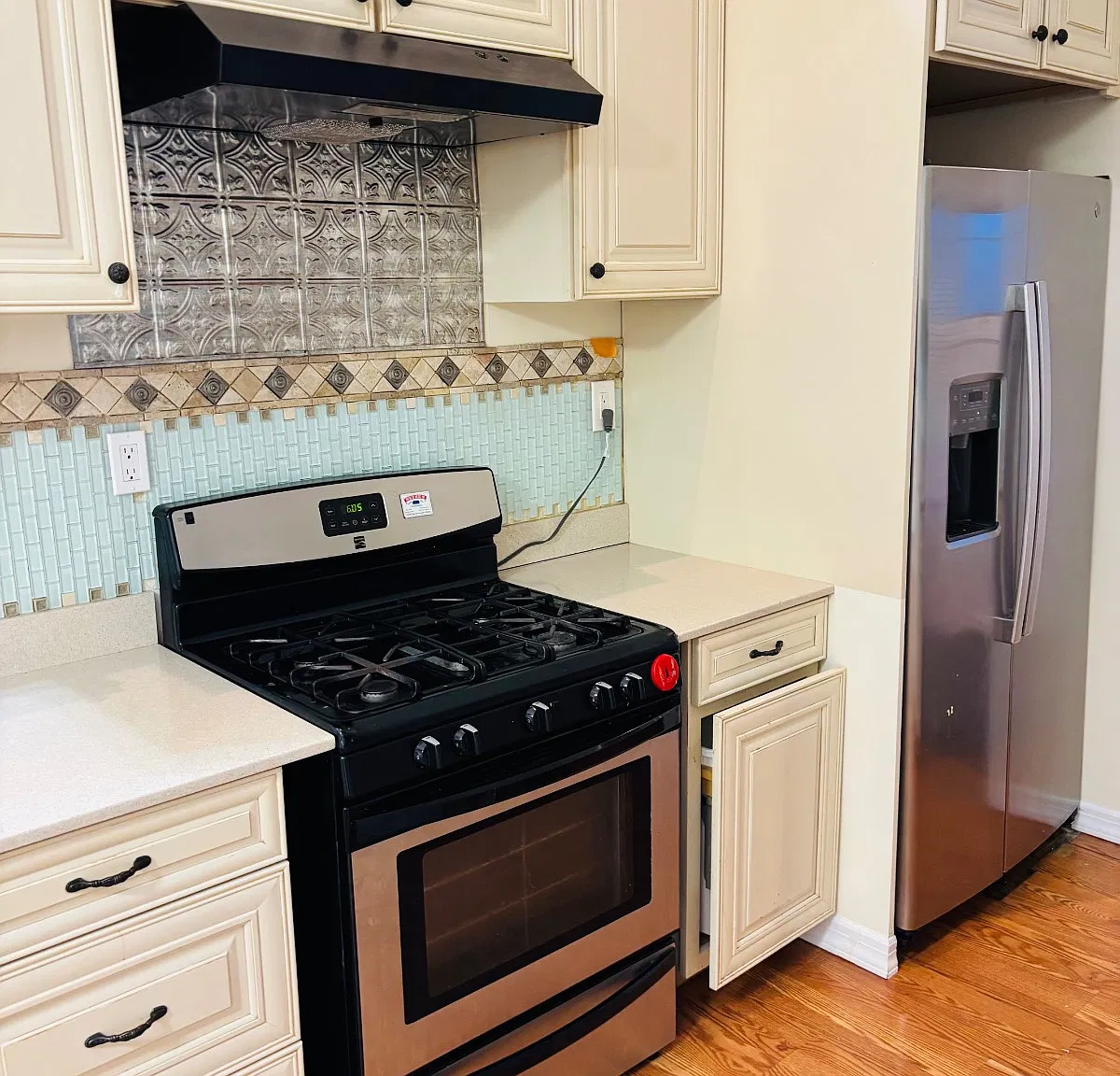 2 bed, 1.0 bath, $3,500 — Photo 4