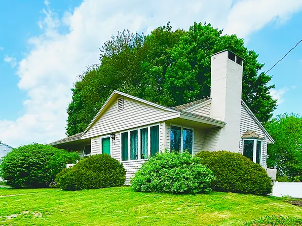 3 Longview Ter, Kennebunk, ME 04043