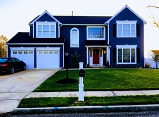 32 Olympia Ln, Sicklerville, NJ 08081