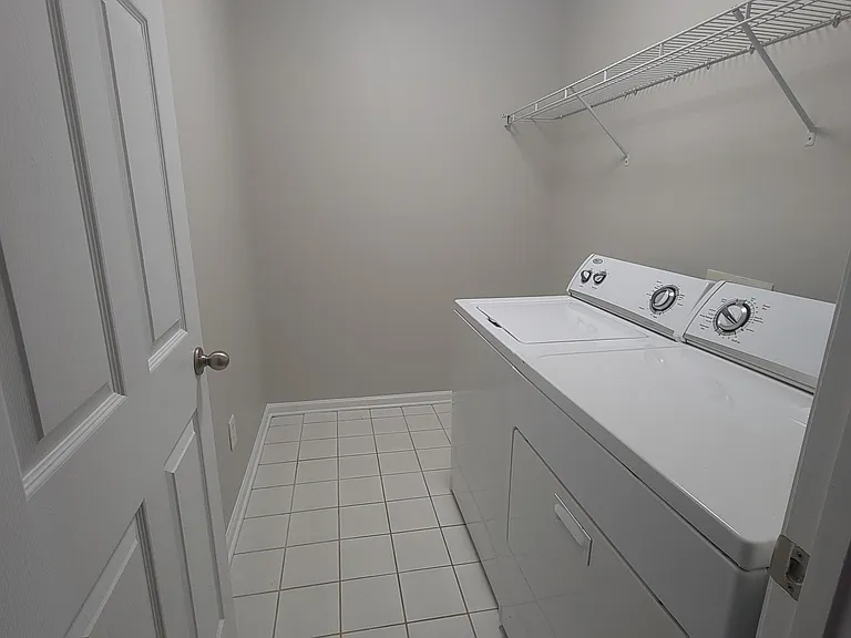 817 Charles Bank Ave SE #817 — Photo 12