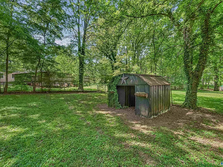 124 W Emert Rd — Photo 26