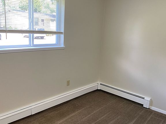 4th image of 129 Newell St #102