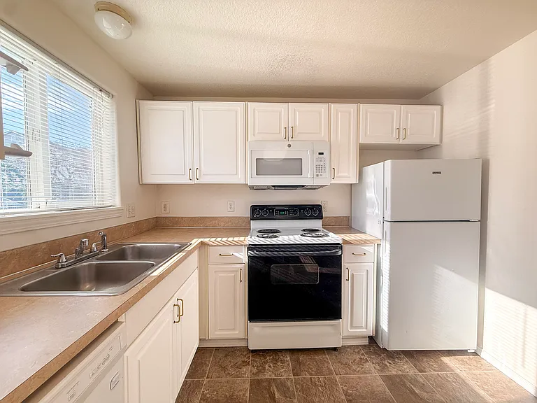 465 E Ellendale Ave #9 — Photo 8