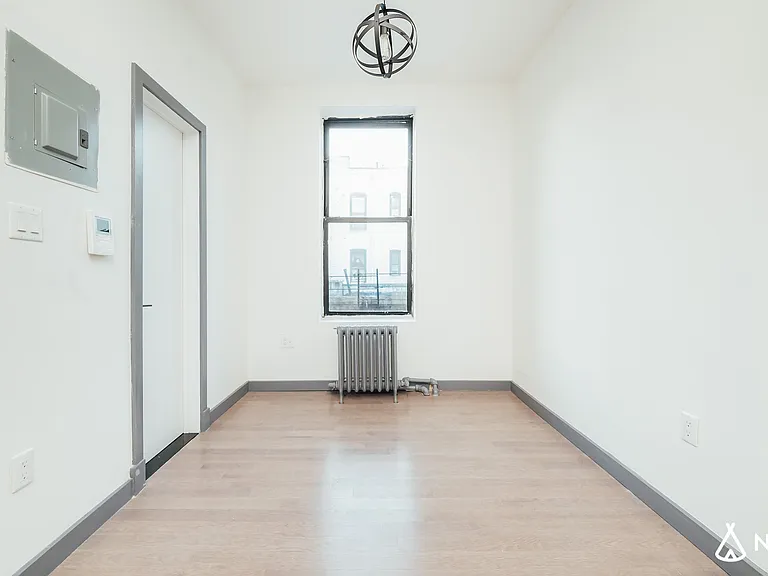 2553 Church Ave #2F — Photo 8