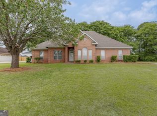 227 Twelve Oaks Dr, Warner Robins, GA 31088