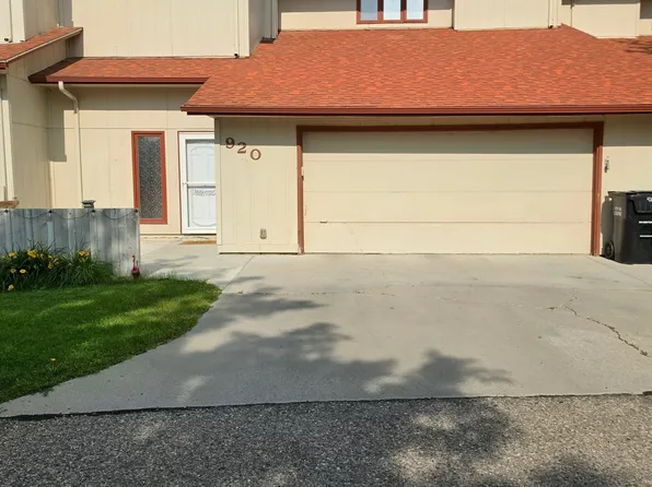 920 Devonshire Pl, Casper, WY 82609