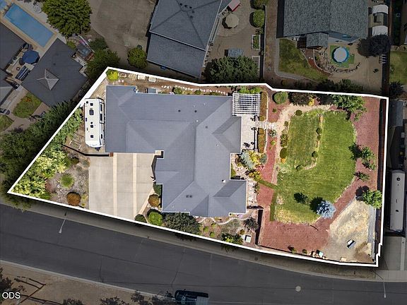 2nd image of 83 Hidden Valley Dr