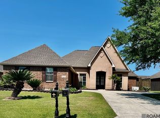 41152 New Orleans Dr, Sorrento, LA 70778