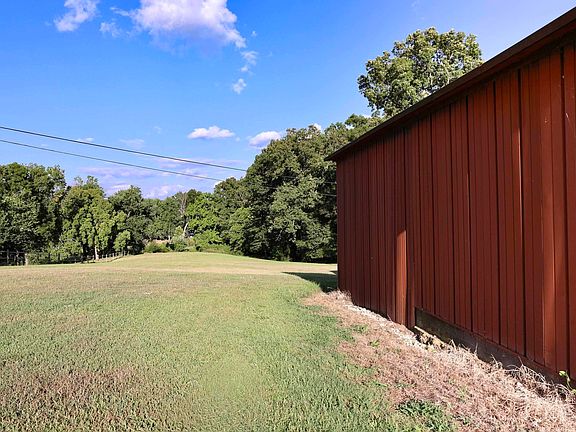 3rd image of 620 Riverview Dr