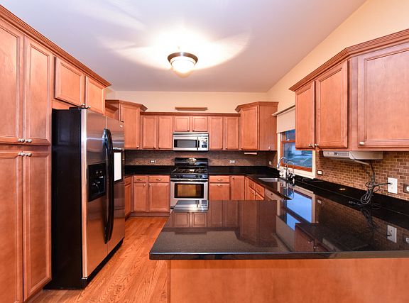 3rd image of 328 Clearview Ct