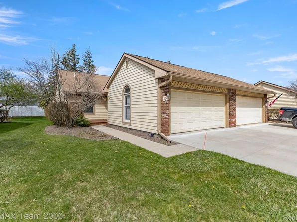 2886 Lakewood Dr, Trenton, MI 48183