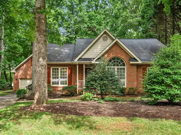 101 Turnberry Ln, Cary, NC 27518