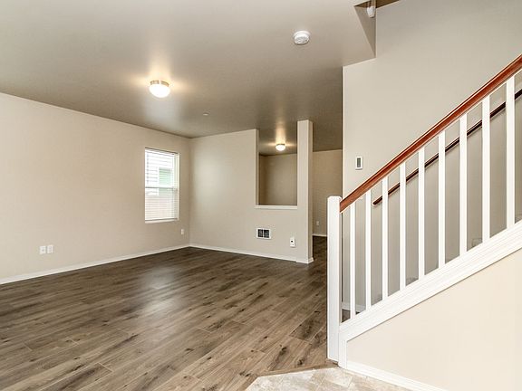 5th image of 1360 Sinclair Dr