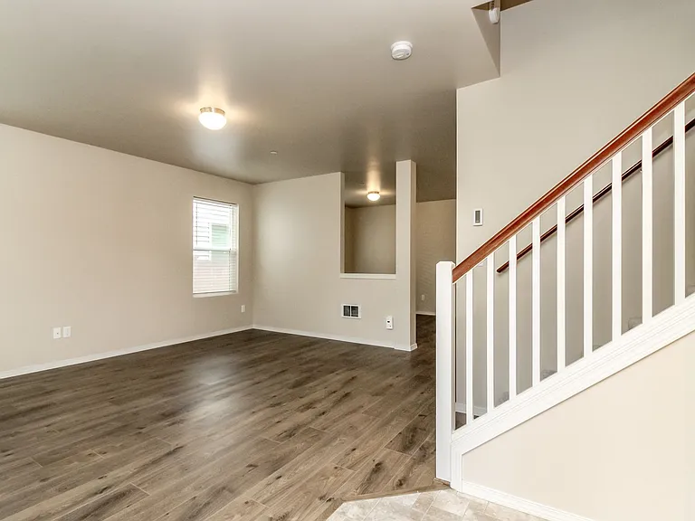 1360 Sinclair Dr — Photo 5
