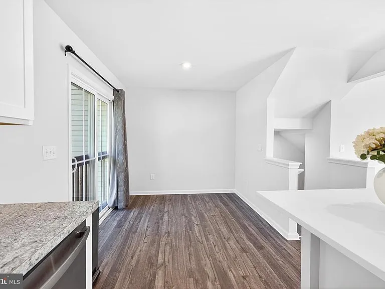 6364 Pebblebrook Dr — Photo 15