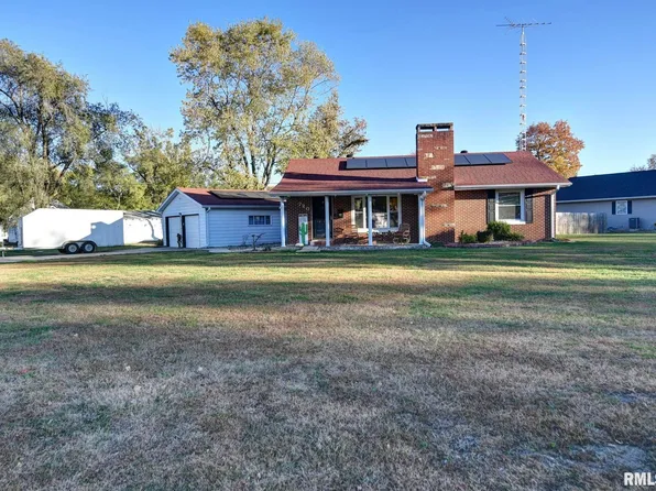 720 N Lawn Ave, Taylorville, IL 62568