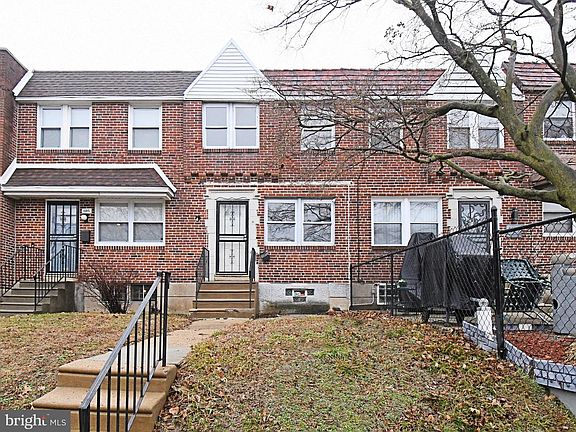 2nd image of 1107 E Sharpnack St