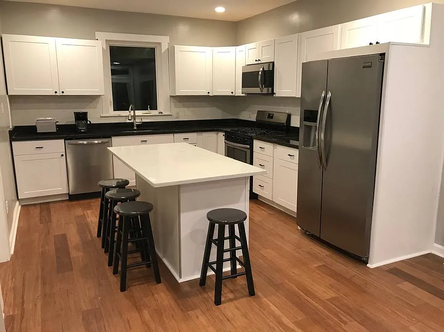 4 bed, 2.5 bath, 2120 sqft, $3,099 — Photo 3