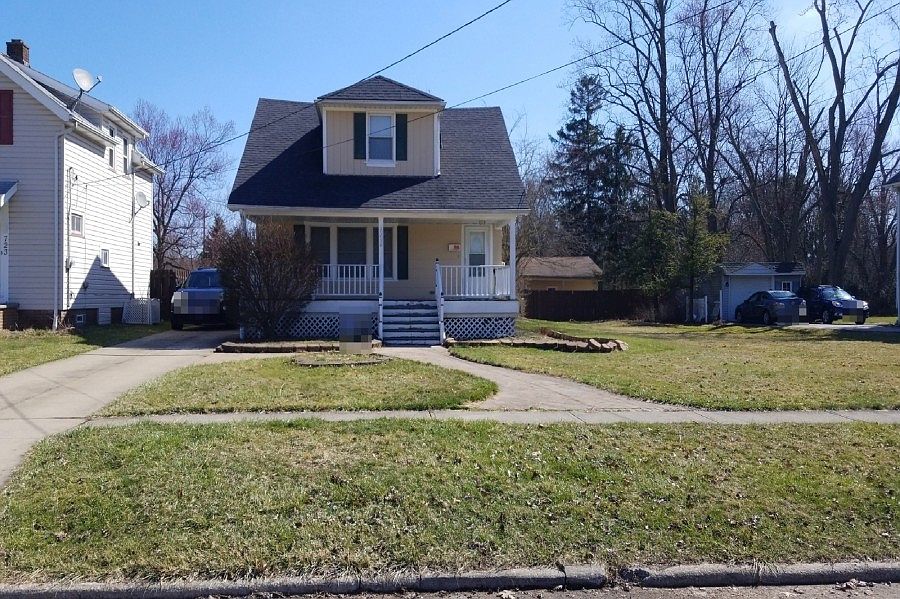 1st image of 725 High St
