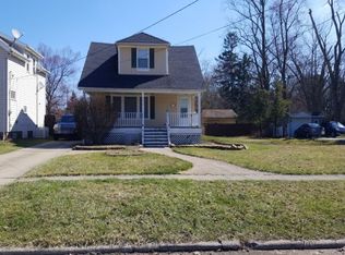 725 High St, Bedford, OH 44146