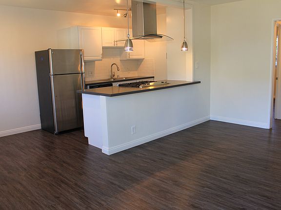 2nd image of 937 Cole Ave APT 2