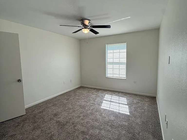 Highlands Apts — Photo 8