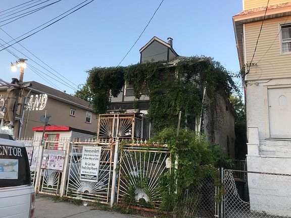3rd image of 550 Beach 67 St