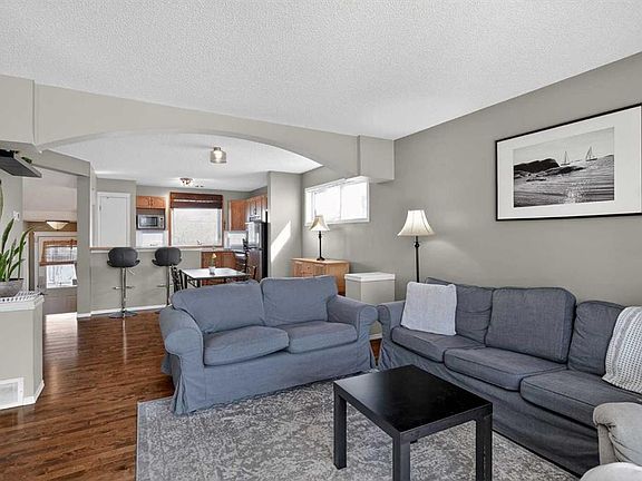 3rd image of 20 N Inverness Grv SE