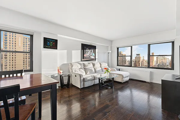 Sold by R New York | media 1
