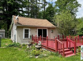 27 1st St, Godeffroy, NY 12729