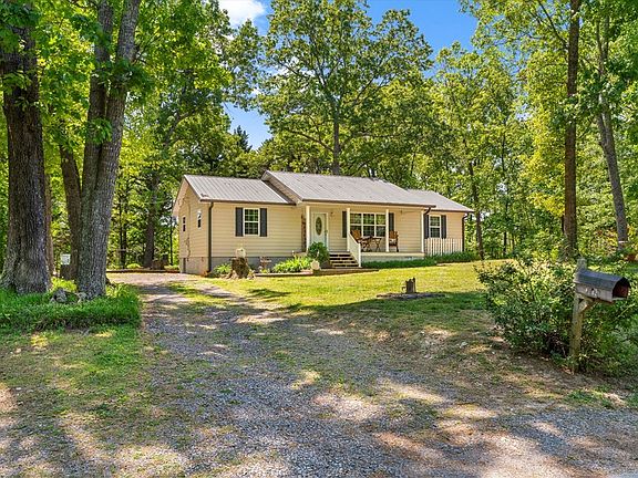 2nd image of 2998 Rebecca Cir