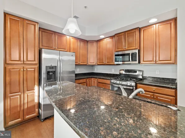 13707 Air And Space Museum Pkwy #12J, Herndon, VA 20171