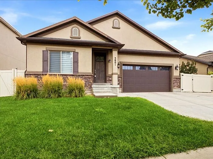 5 bed, 3.0 bath, 2780 sqft, $3,095 — Photo 1