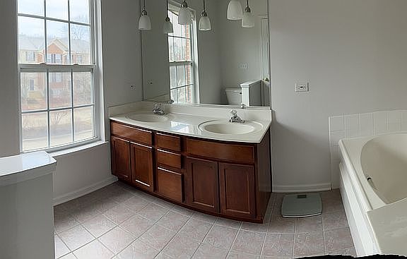 main bedroom bath