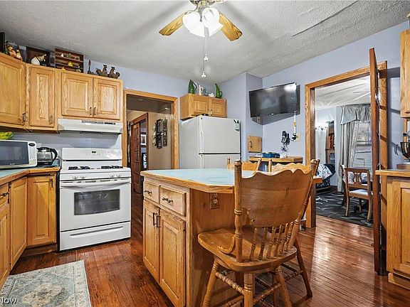 4th image of 615 W Ohio Ave